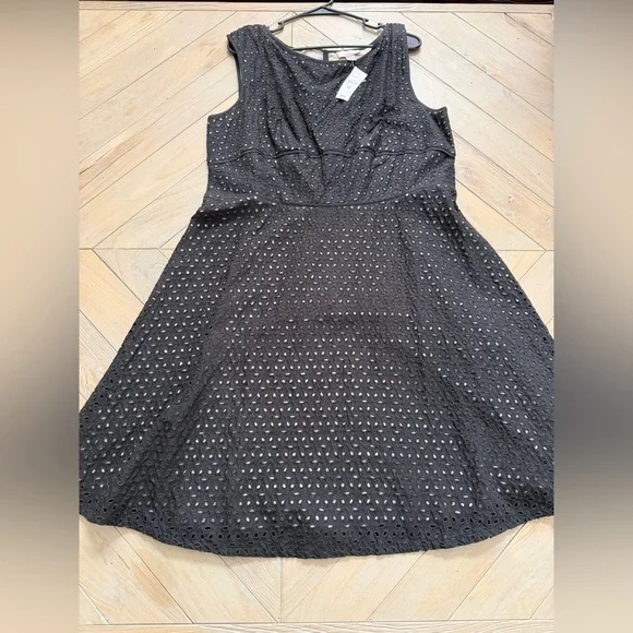 LOFT Black Sleeveless Eyelet Mini Dress - Picture 1 of 6